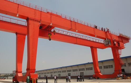 U型雙主梁門式起重機(jī) U型雙主梁門式起重機(jī)