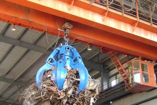 雙梁抓斗橋式起重機(jī)電動機(jī)的絕緣層構(gòu)造，是根據(jù)電流量尺寸或是工作電壓多少明確?