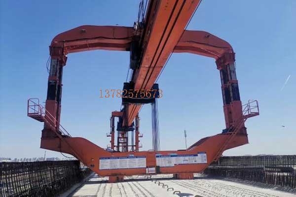 900噸輪胎提，900噸液壓運(yùn)梁車(chē)