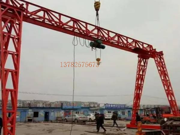 龍門吊個人防護裝備能有效保護操作人員的**，你了解如何正確佩戴嗎？