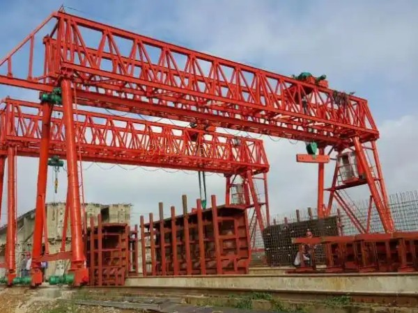 龍門(mén)吊門(mén)式起重機(jī)的起升和降落有哪些具體規(guī)定?